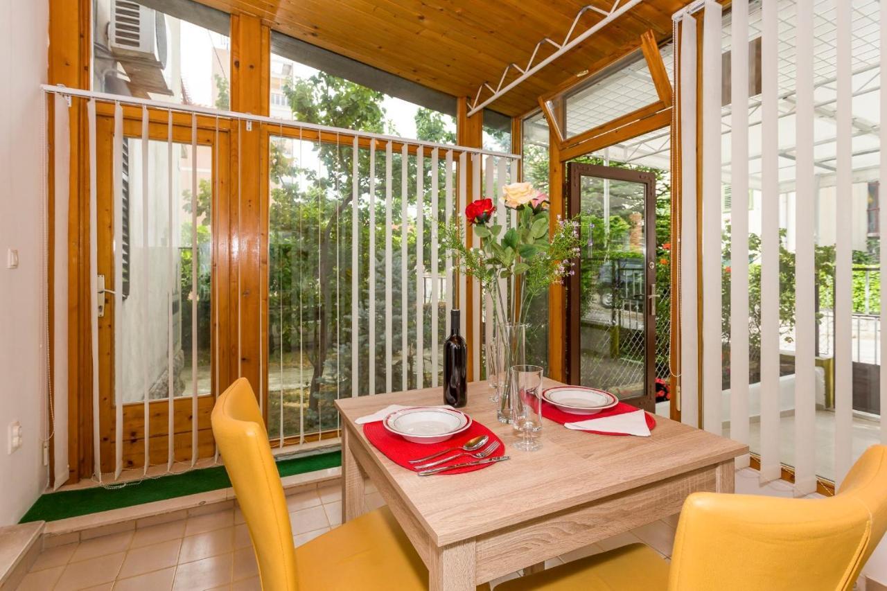 ספליט Comfortable Modern Studio With Shaded Patio מראה חיצוני תמונה